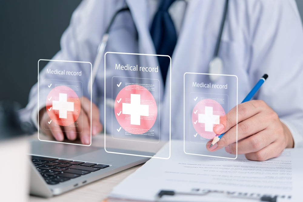 Puoi consultare la cartella di un paziente solo perché lavori nella struttura?